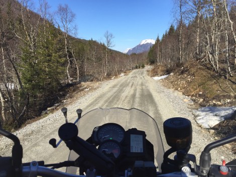 Vaksvikvegen, Østover